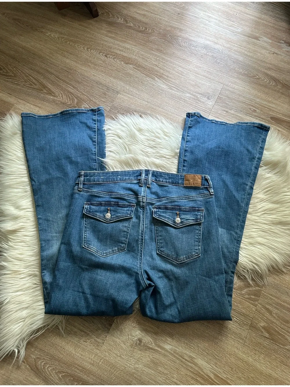 AMERICAN EAGLE Low Rise Flare Jean